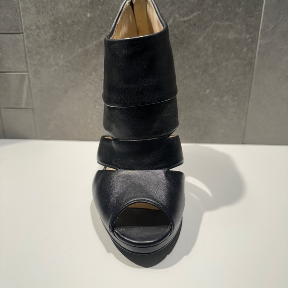 Calvin Klein Patrish - Picture 3 of 7